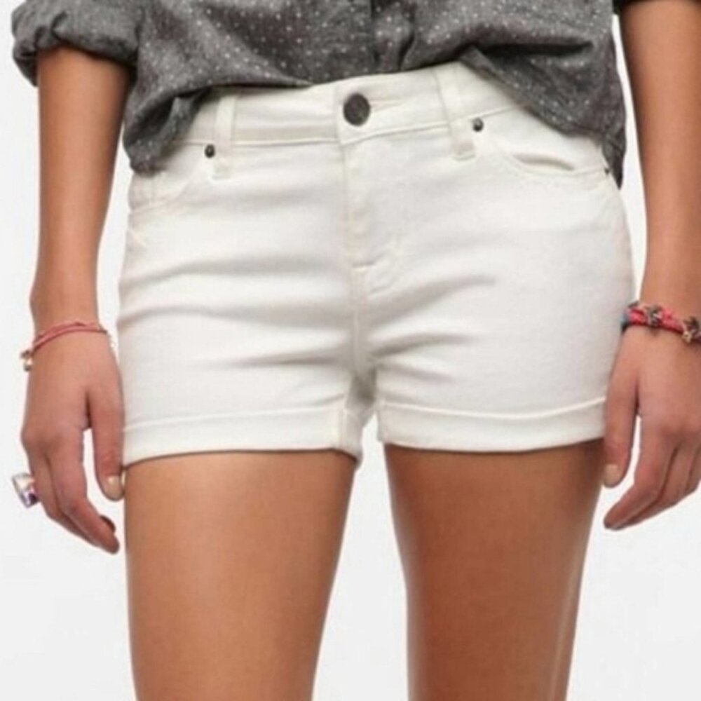 BDG Urban Outfitters Mid Rise Shortie Shorts White Denim Jean Stretch